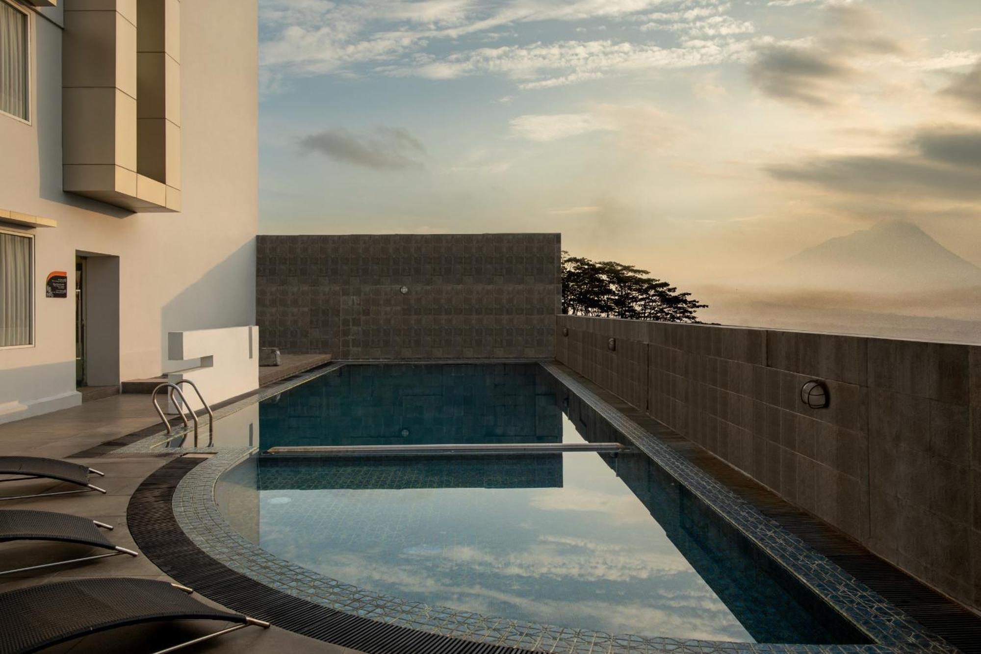 Atria Hotel Magelang Exterior foto
