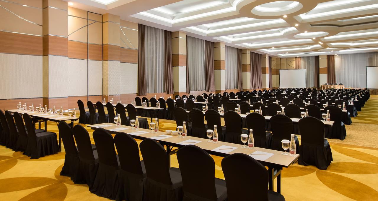 Atria Hotel Magelang Exterior foto